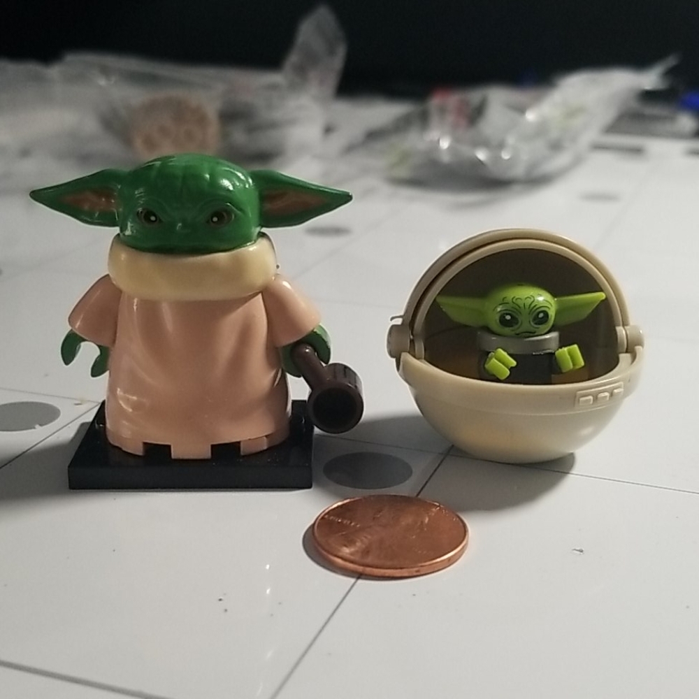 2pcs Baby Yoda minifigures
